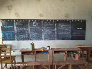 ACABEN LES OBRES DEL PRIMER PROJECTE COPREMIAT DEL «PREMI VICENT BERENGUER A L’EDUCACIÓ», UN MÒDUL DE TRES AULES D’UNA ESCOLA DE KANSOUNKPA (BENIN)