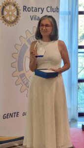 LA DOCTORA OPTOMETRISTA ISABEL SIGNES (VISIÓ SENSE FRONTERES) PREMIADA POR EL ROTARY INTERNACIONAL. Forma parte del jurado del Premi Vicent Berenguer a l’Educació