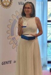 LA DOCTORA OPTOMETRISTA ISABEL SIGNES (VISIÓ SENSE FRONTERES) PREMIADA POR EL ROTARY INTERNACIONAL. Forma parte del jurado del Premi Vicent Berenguer a l’Educació